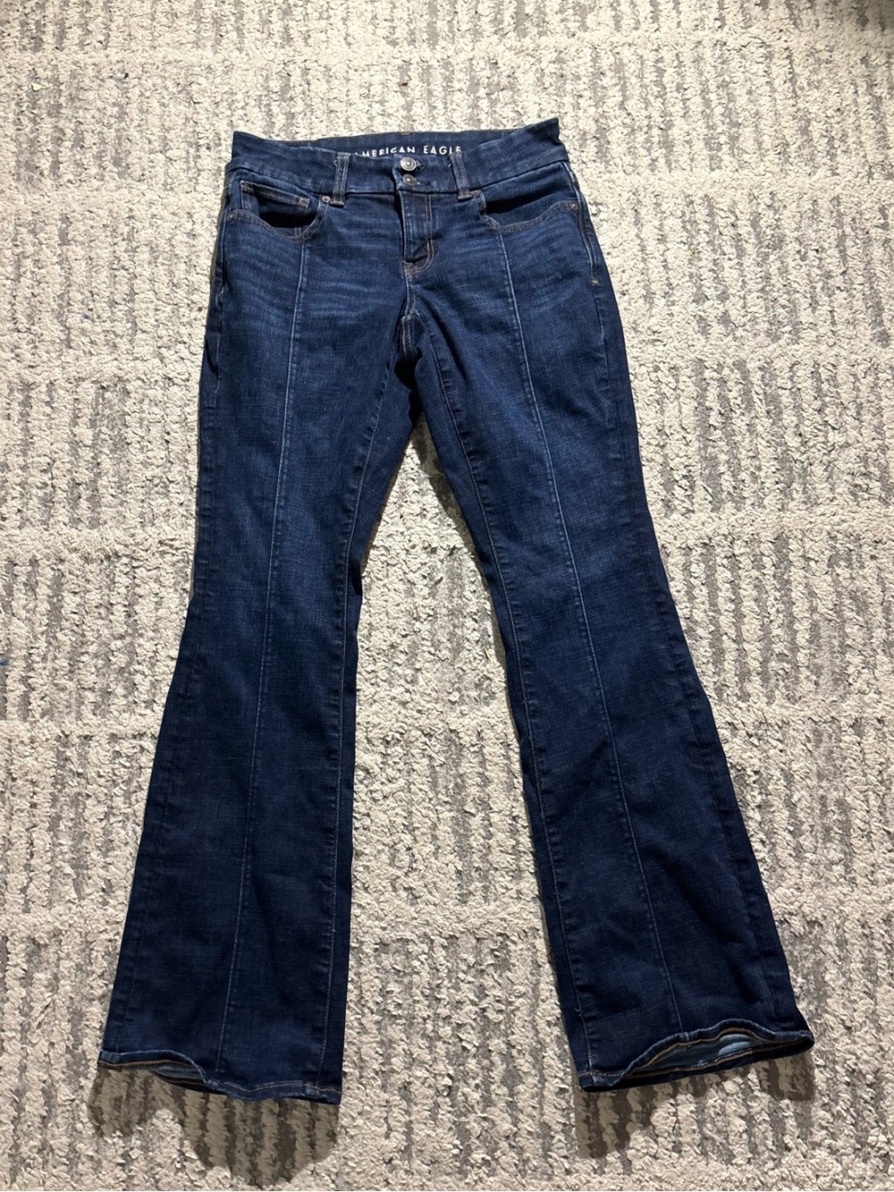 American Eagle outfitters blue dark wash curvy kick boot front seam jeans size 2
